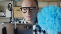 Maciej Stuhr w zabawnej reklamie smartfona