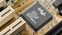 Intel подтвердила уязвимость своих чипов